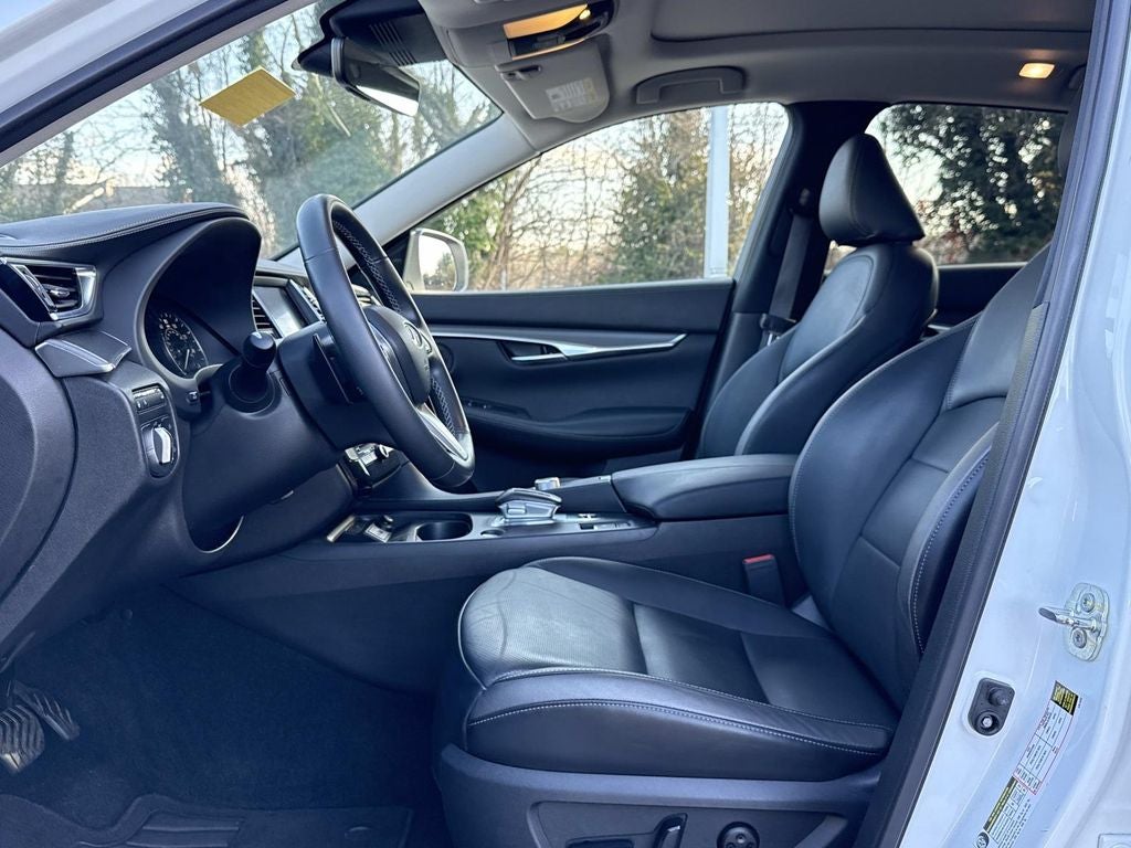 2023 INFINITI QX50 LUXE