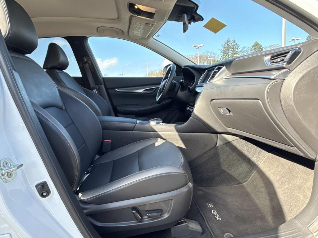 2023 INFINITI QX50 LUXE