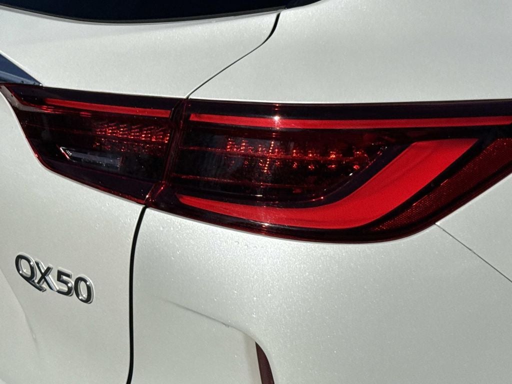 2023 INFINITI QX50 LUXE