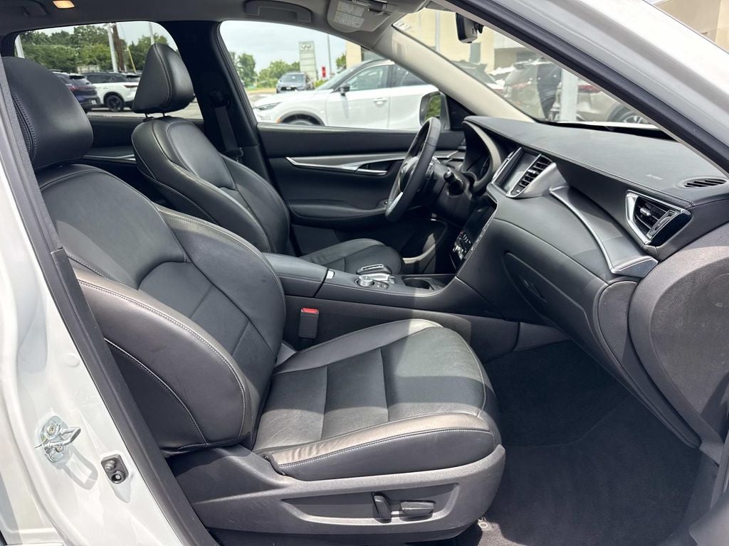 2023 INFINITI QX50 LUXE