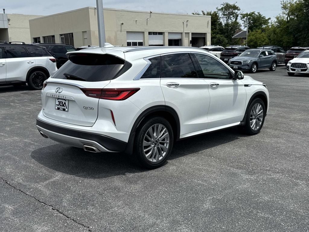 2023 INFINITI QX50 LUXE
