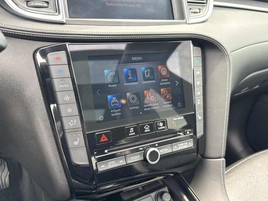 2023 INFINITI QX50 LUXE