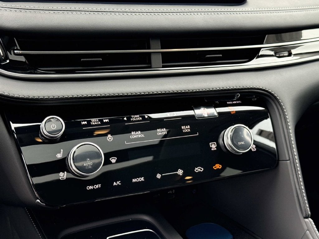2027 INFINITI QX60 LUXE