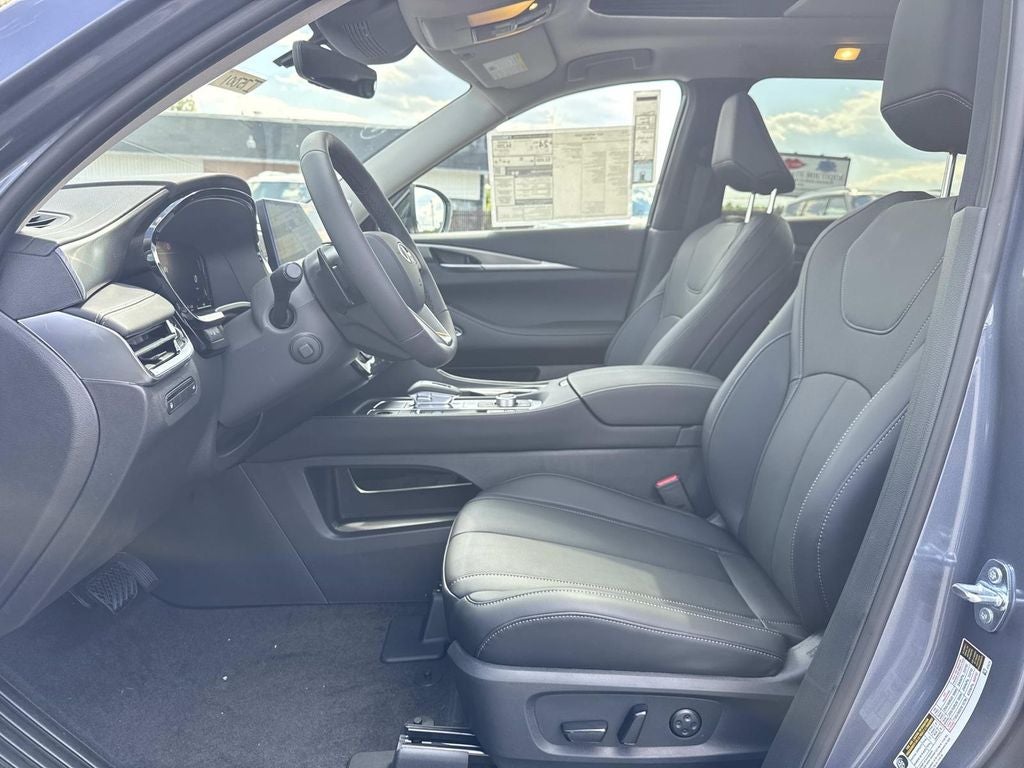 2027 INFINITI QX60 LUXE
