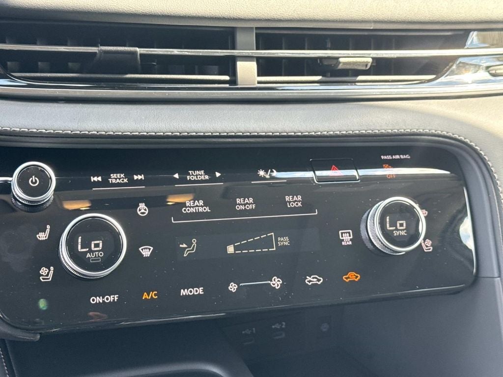 2027 INFINITI QX60 LUXE
