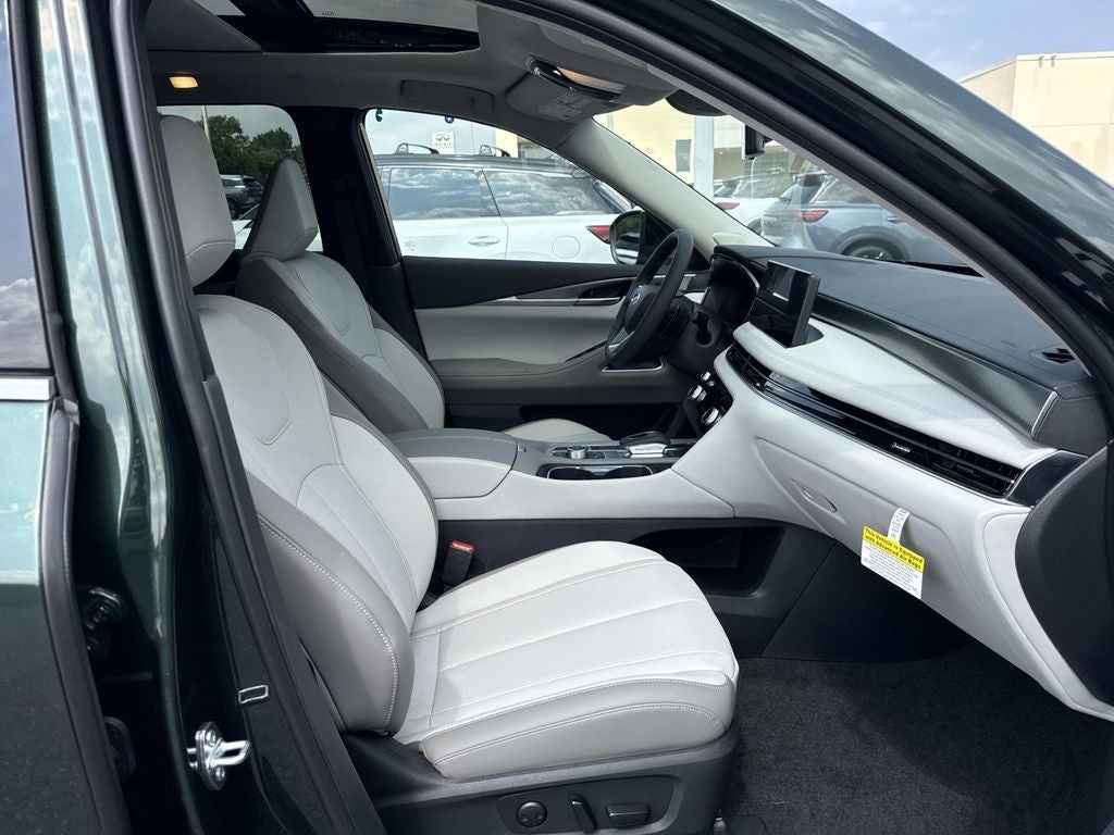 2027 INFINITI QX60 LUXE