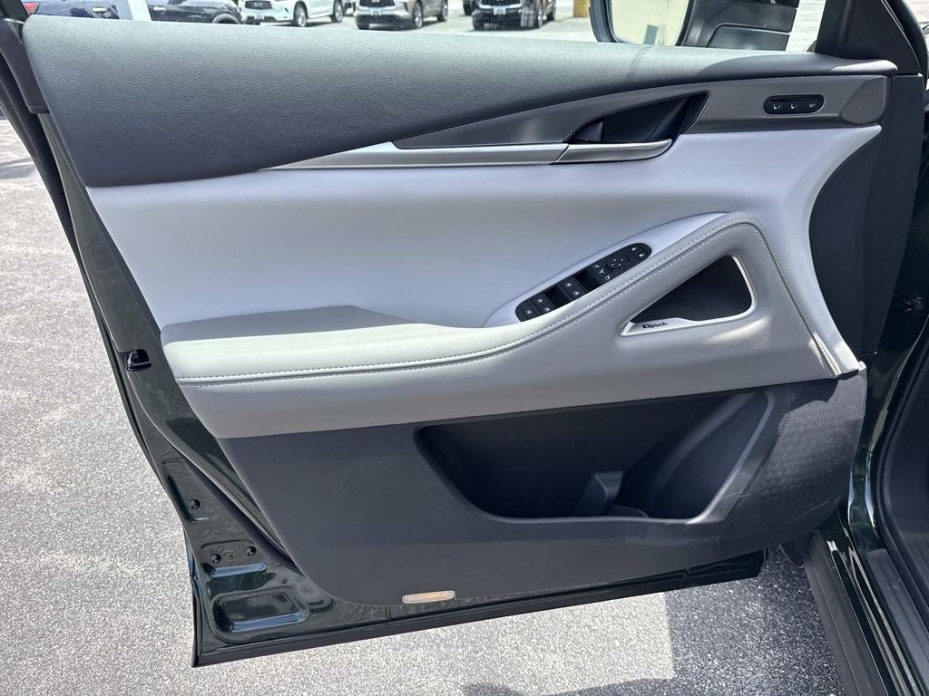 2027 INFINITI QX60 LUXE