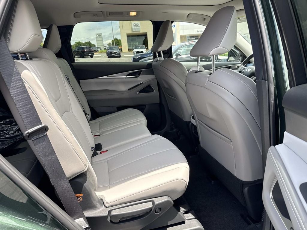 2027 INFINITI QX60 LUXE