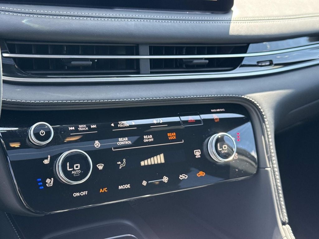 2025 INFINITI QX60 LUXE