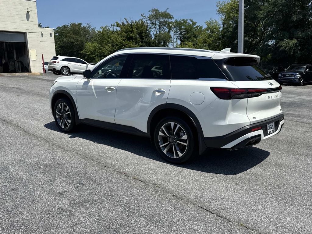 2025 INFINITI QX60 LUXE