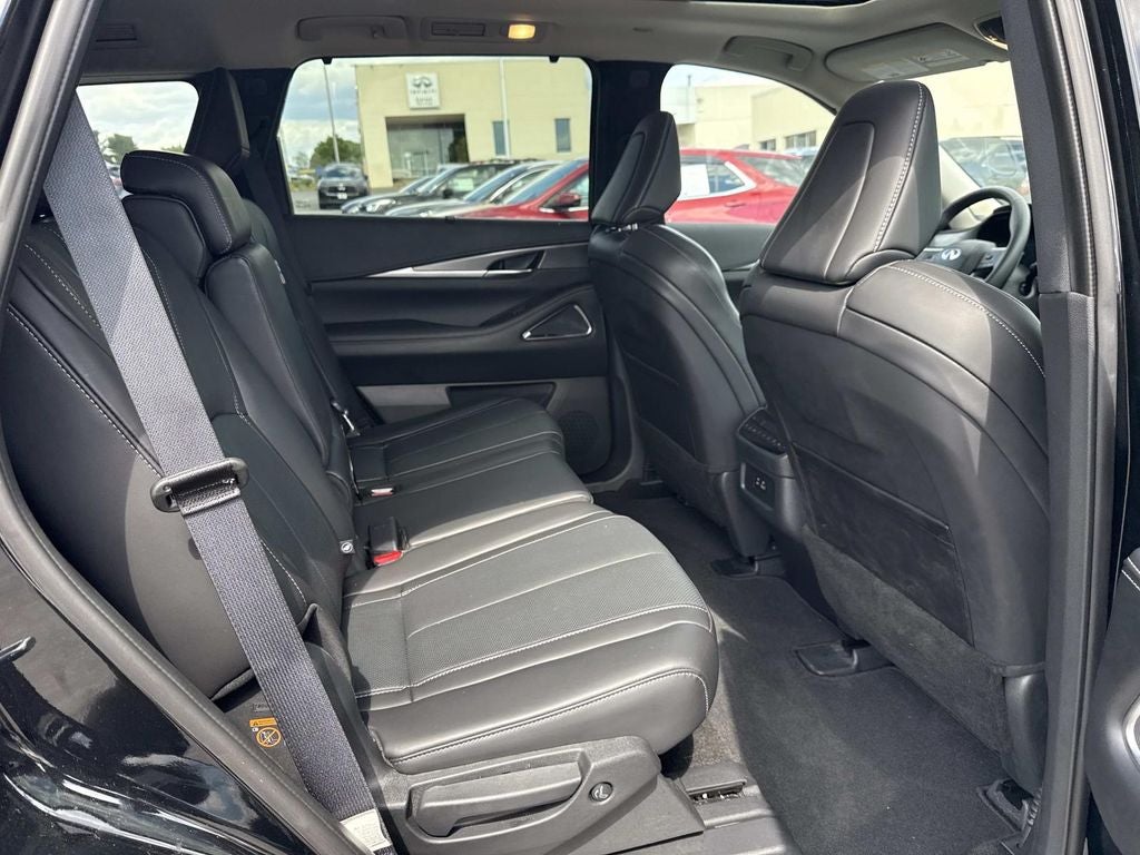 2025 INFINITI QX60 LUXE