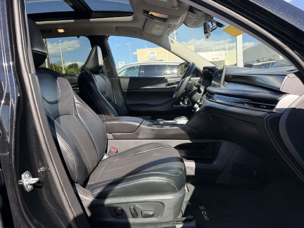 2023 INFINITI QX60 LUXE
