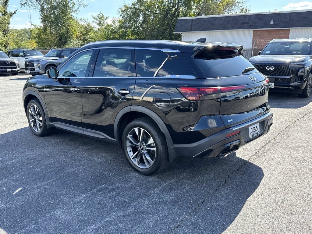 2023 INFINITI QX60 LUXE