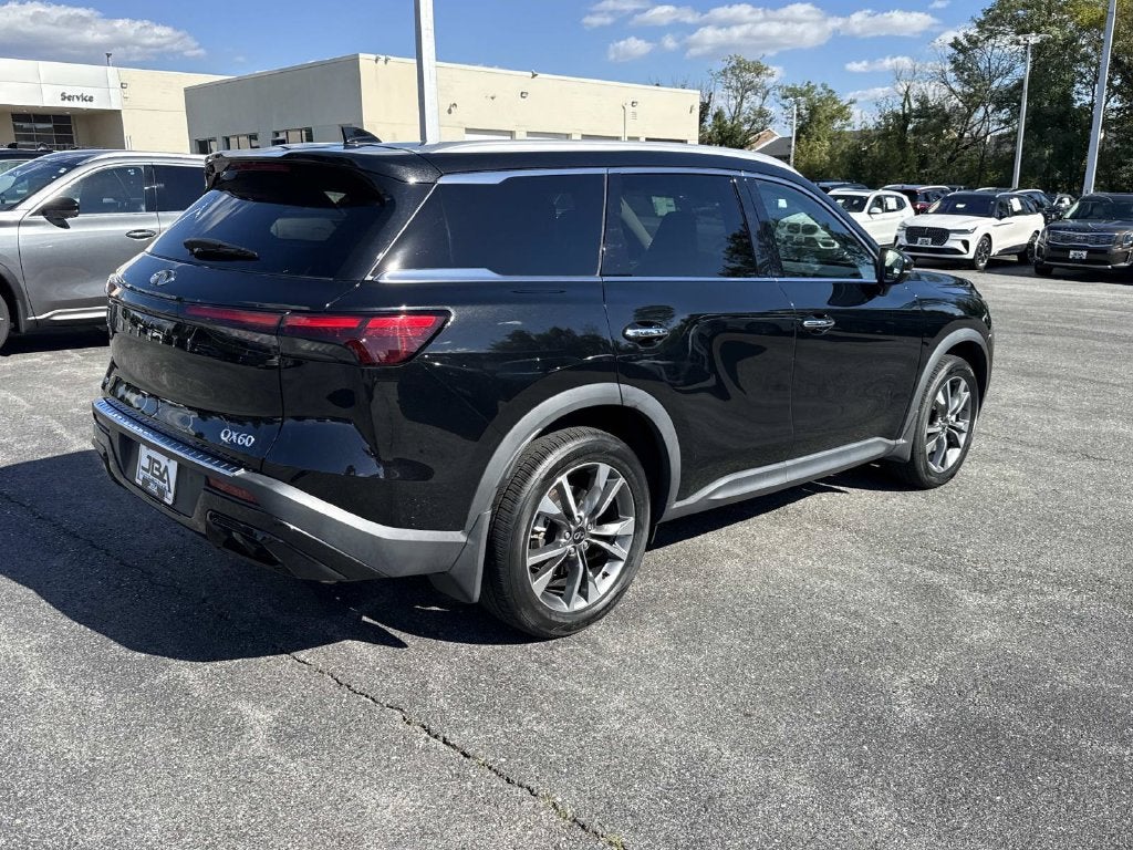 2023 INFINITI QX60 LUXE