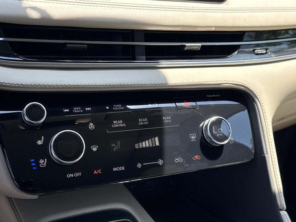 2023 INFINITI QX60 LUXE