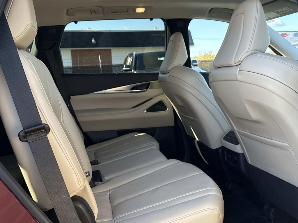 2022 INFINITI QX60 LUXE