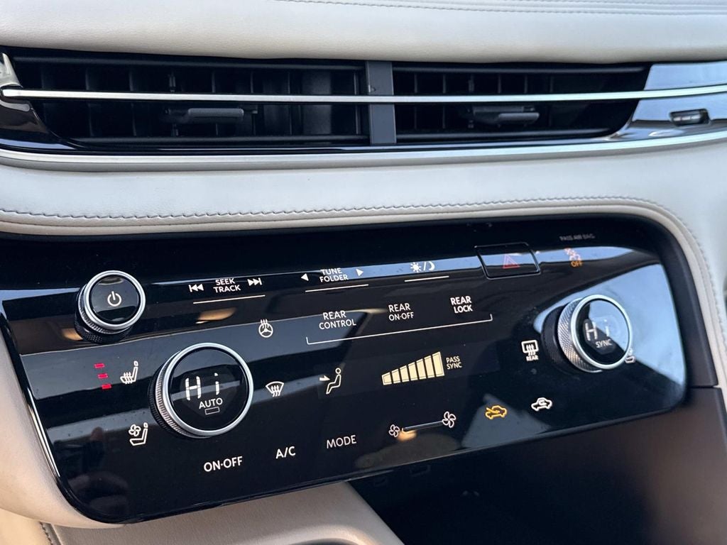 2022 INFINITI QX60 LUXE