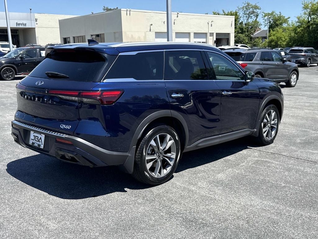 2023 INFINITI QX60 LUXE