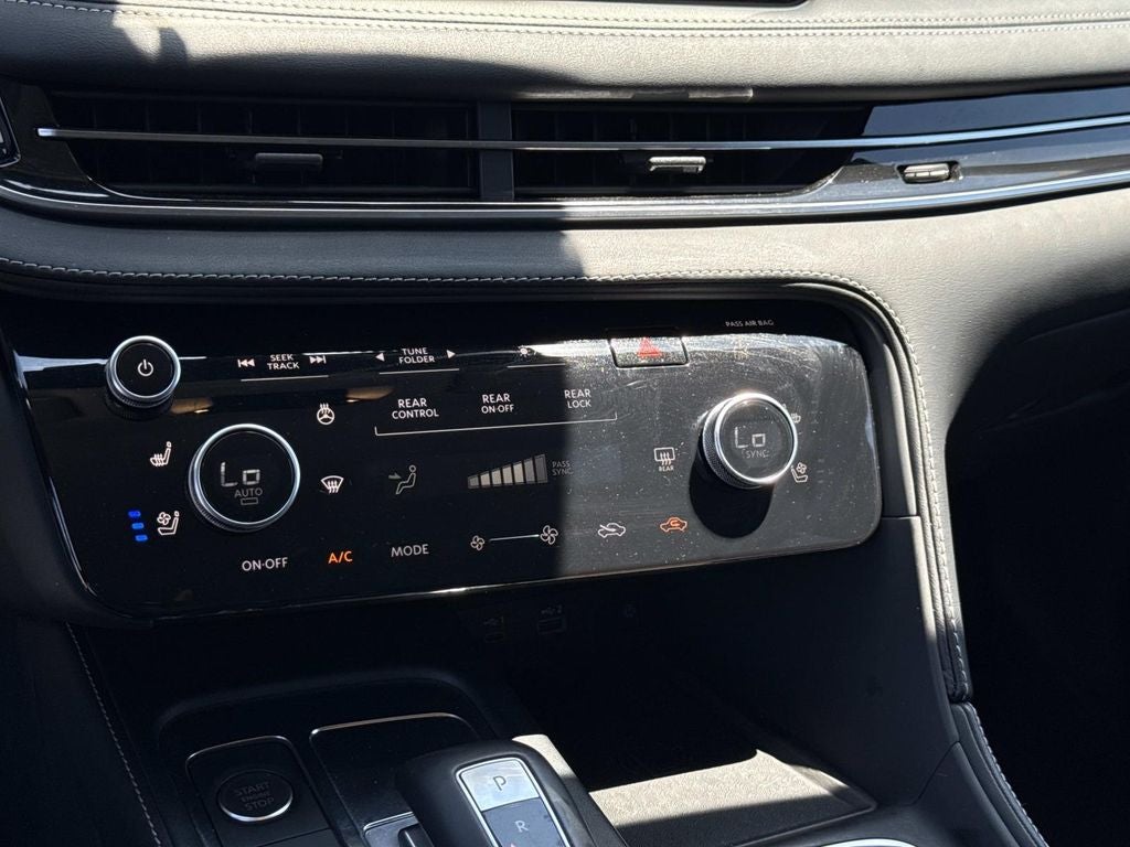 2023 INFINITI QX60 LUXE