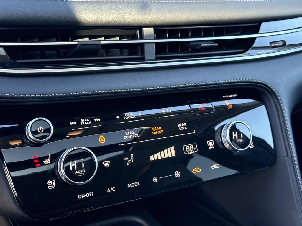 2024 INFINITI QX60 LUXE