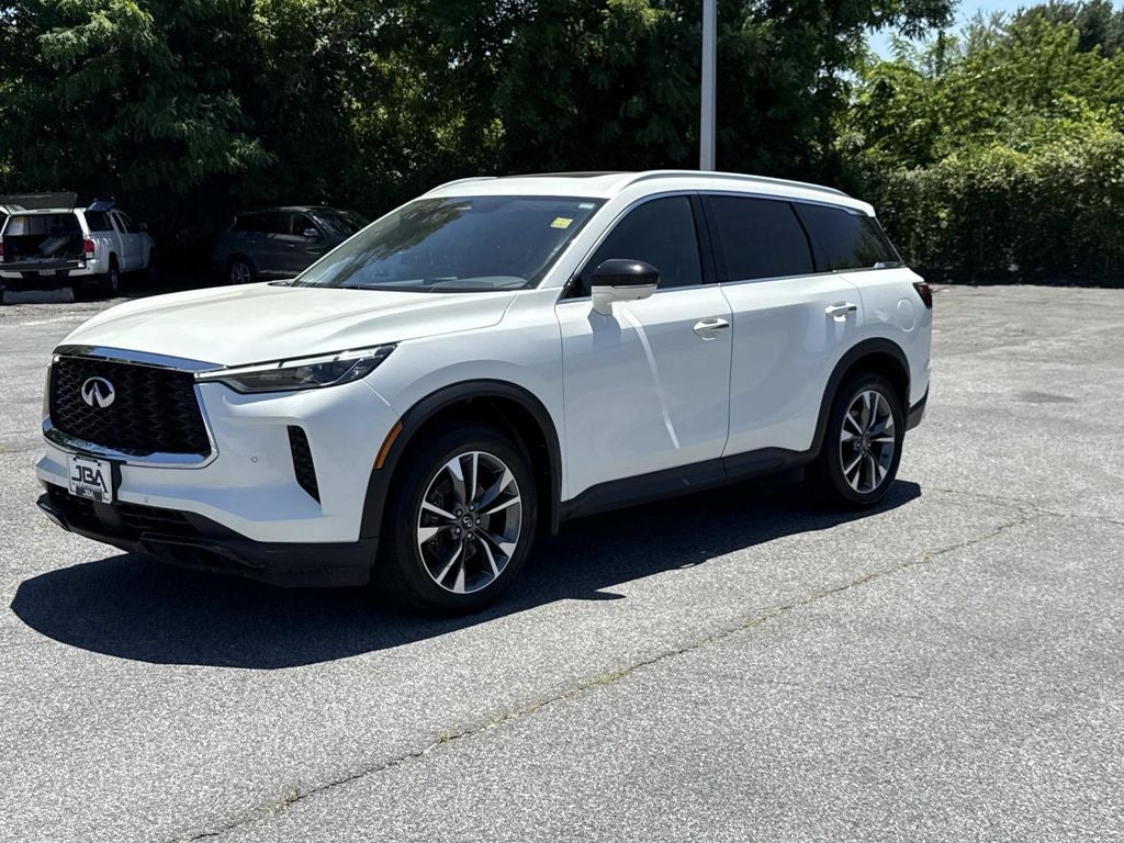 2023 INFINITI QX60 LUXE
