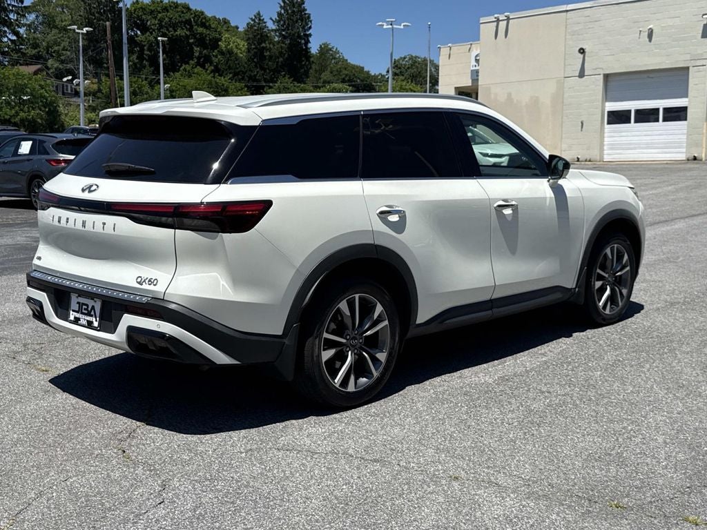 2023 INFINITI QX60 LUXE