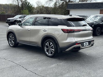 2023 INFINITI QX60 LUXE