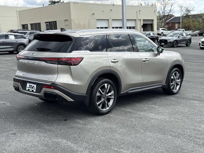 2023 INFINITI QX60 LUXE