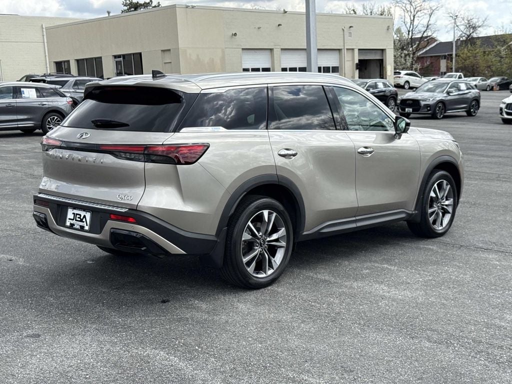 2023 INFINITI QX60 LUXE