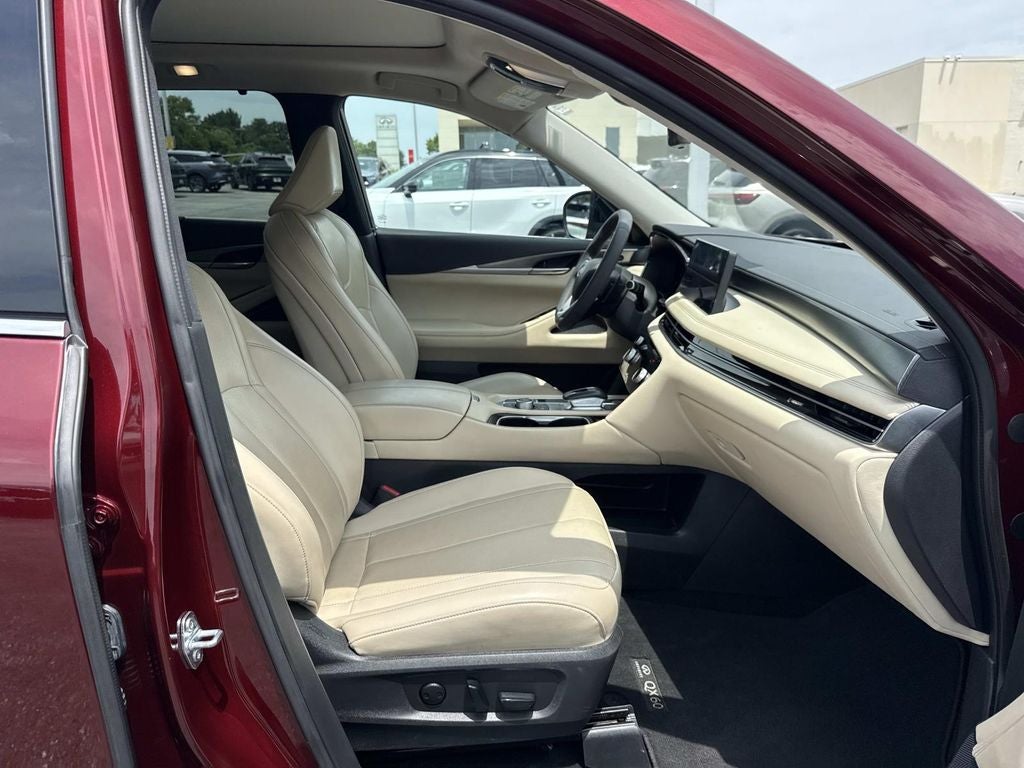 2024 INFINITI QX60 LUXE