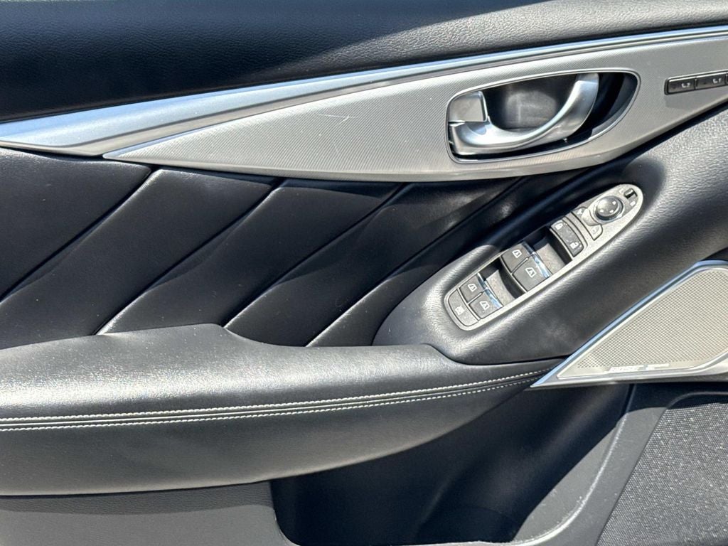 2023 INFINITI Q50 LUXE