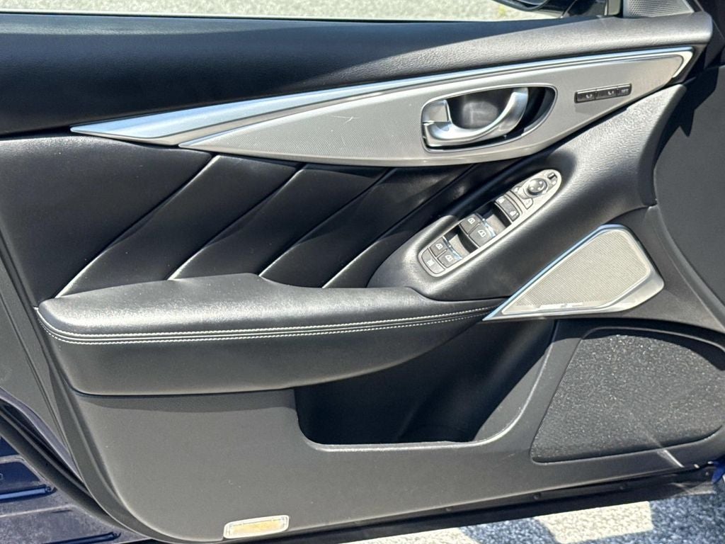 2023 INFINITI Q50 LUXE