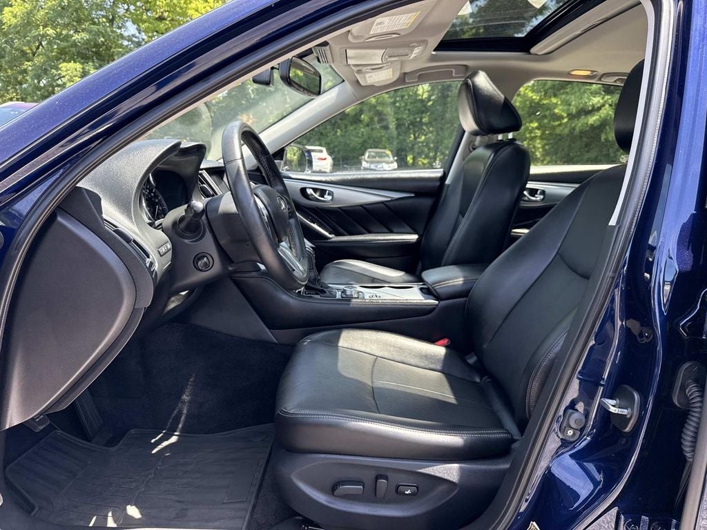 2023 INFINITI Q50 LUXE