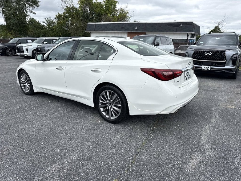 2023 INFINITI Q50 LUXE