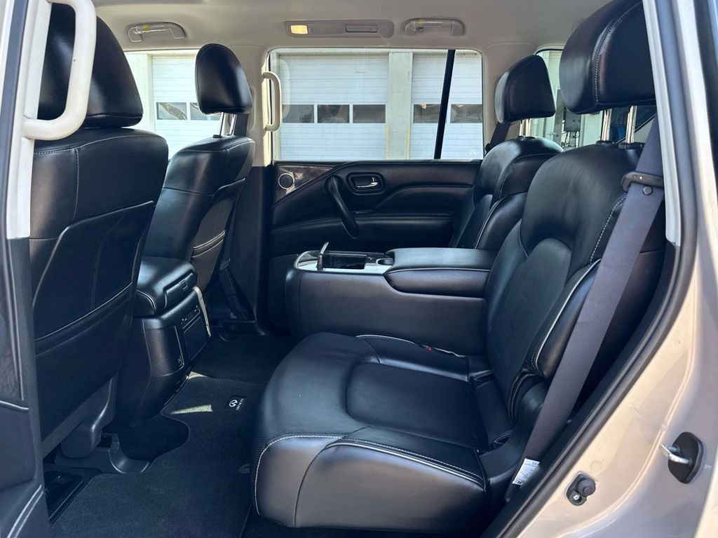 2023 INFINITI QX80 LUXE