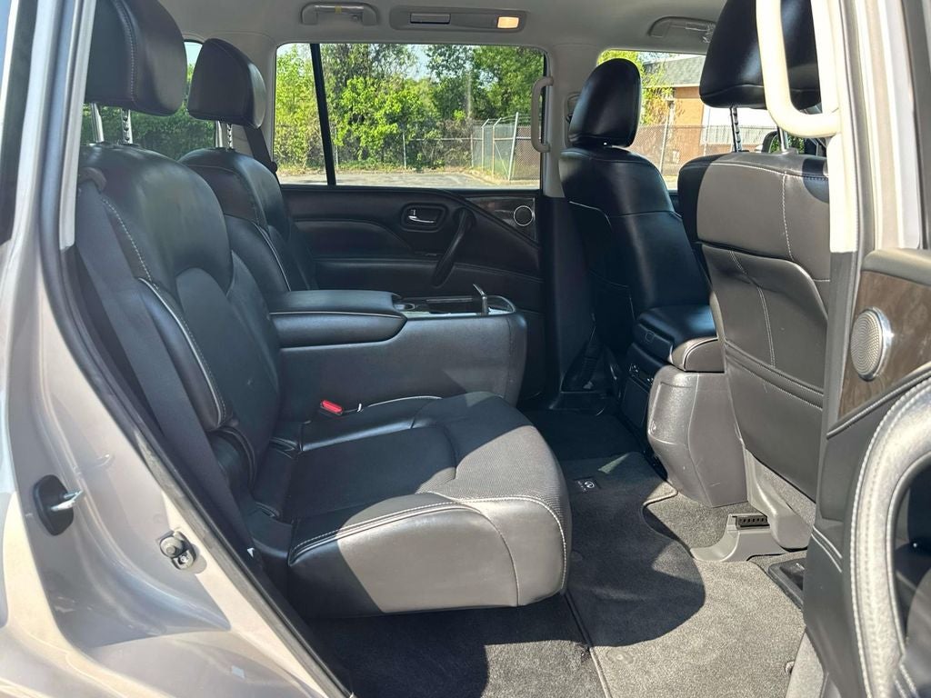 2023 INFINITI QX80 LUXE