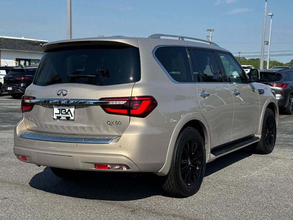 2023 INFINITI QX80 LUXE