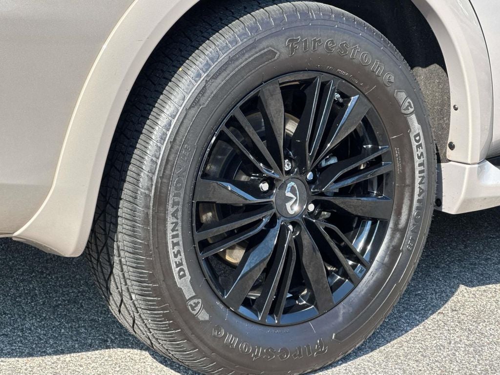 2023 INFINITI QX80 LUXE