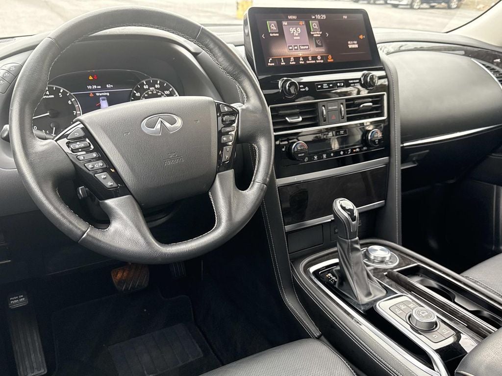 2023 INFINITI QX80 LUXE