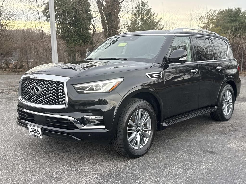 2023 INFINITI QX80 LUXE
