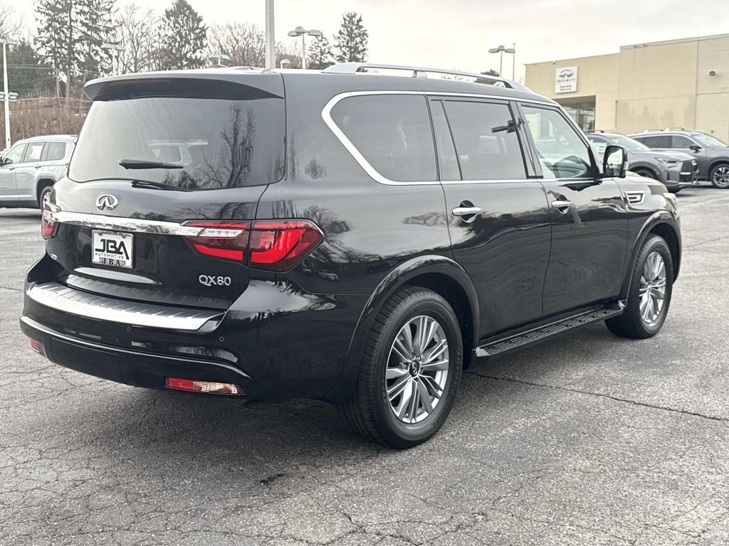 2023 INFINITI QX80 LUXE