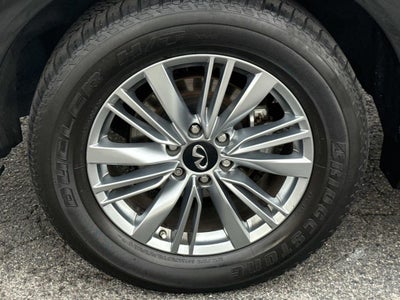 2023 INFINITI QX80 LUXE