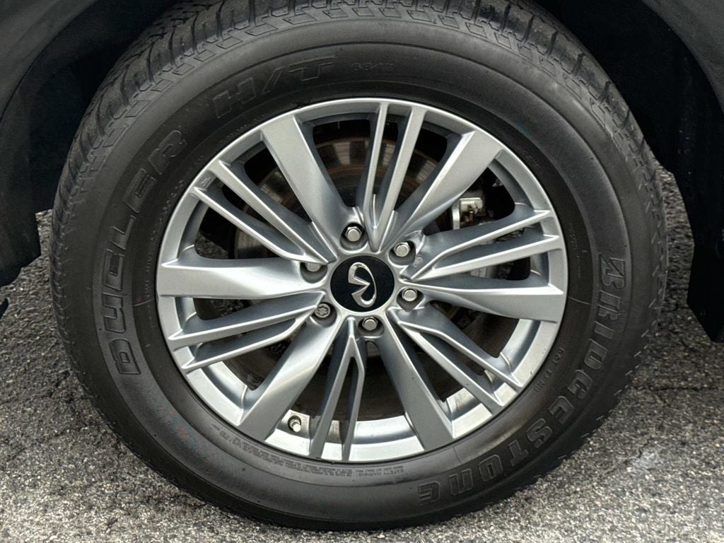 2023 INFINITI QX80 LUXE