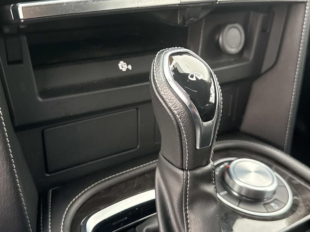 2023 INFINITI QX80 LUXE