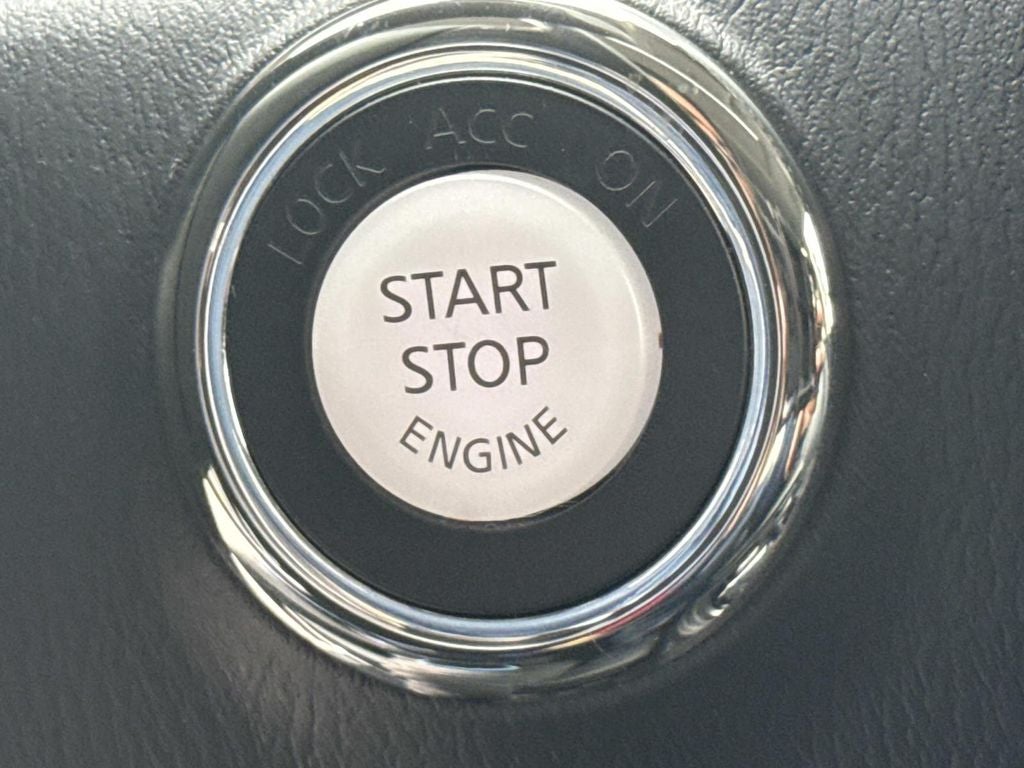 2023 INFINITI QX80 LUXE