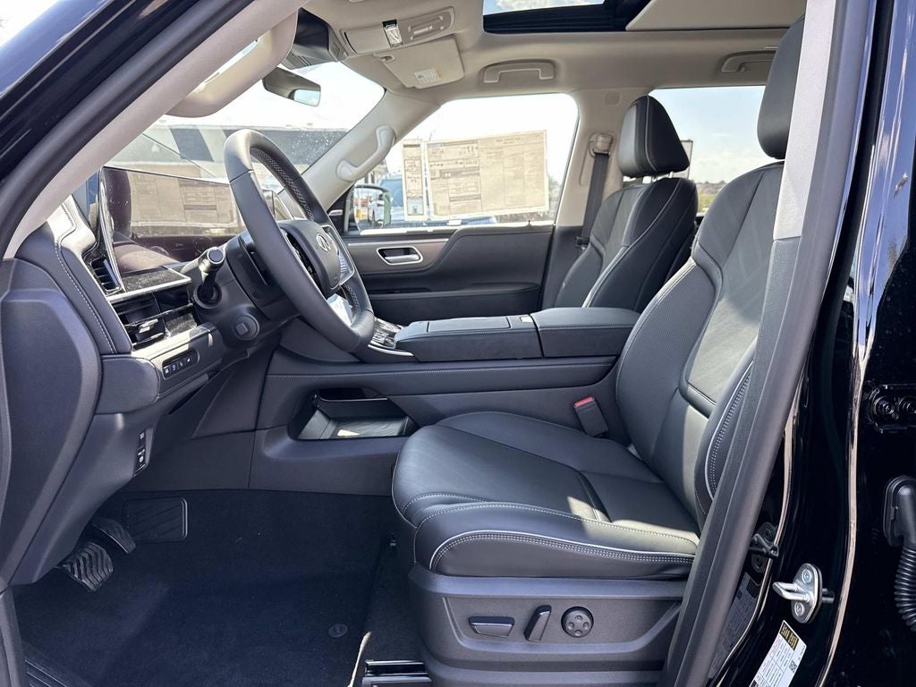 2026 INFINITI QX80 LUXE