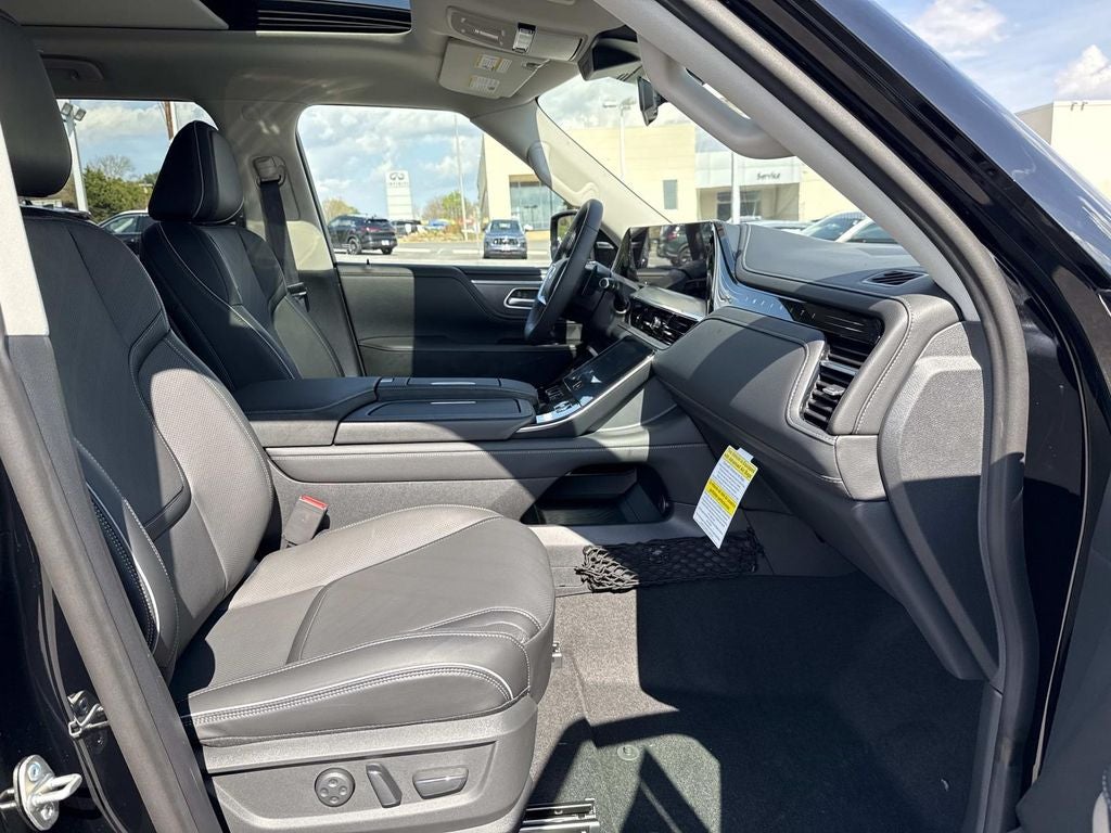 2026 INFINITI QX80 LUXE