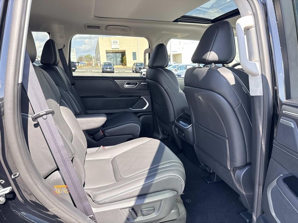 2026 INFINITI QX80 LUXE