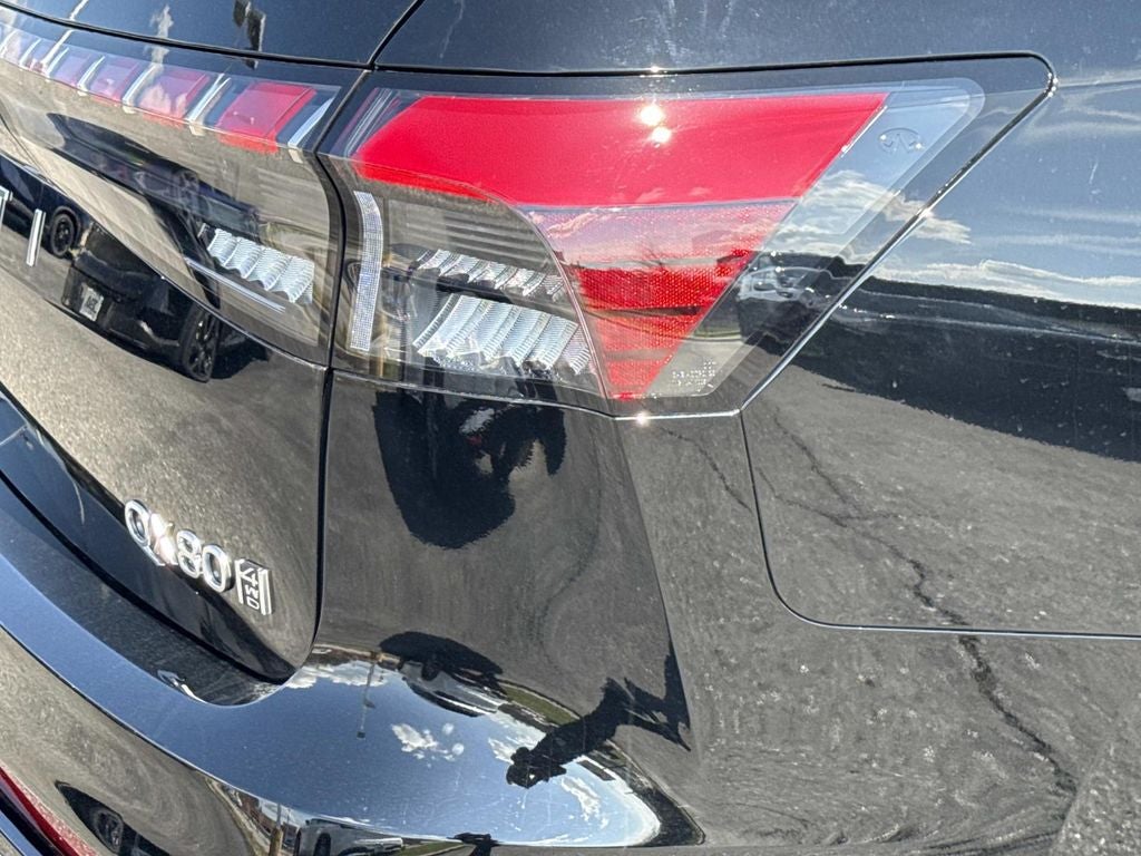 2026 INFINITI QX80 LUXE