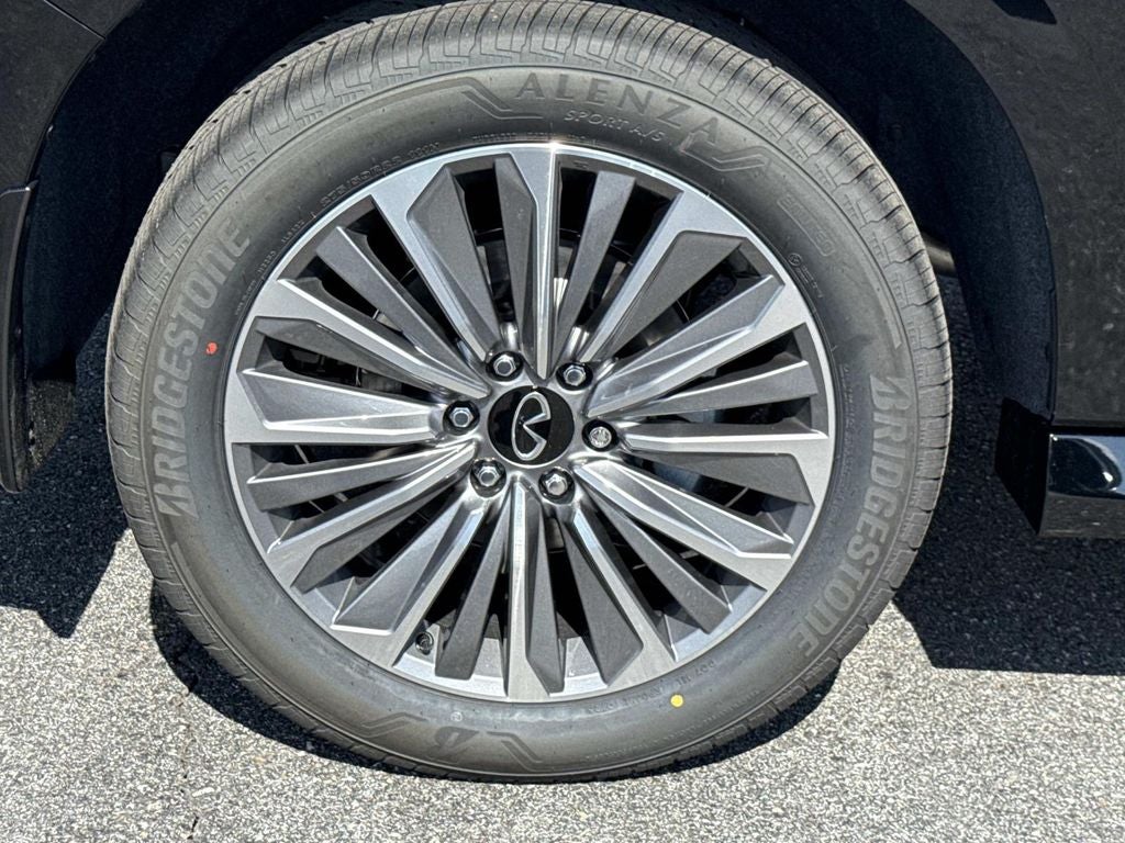 2026 INFINITI QX80 LUXE